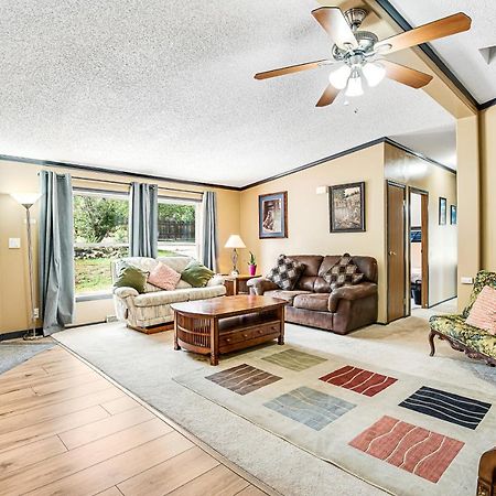 Rocky Mountain Rustic Villa โคโลราโดสปริงส์ ภายนอก รูปภาพ