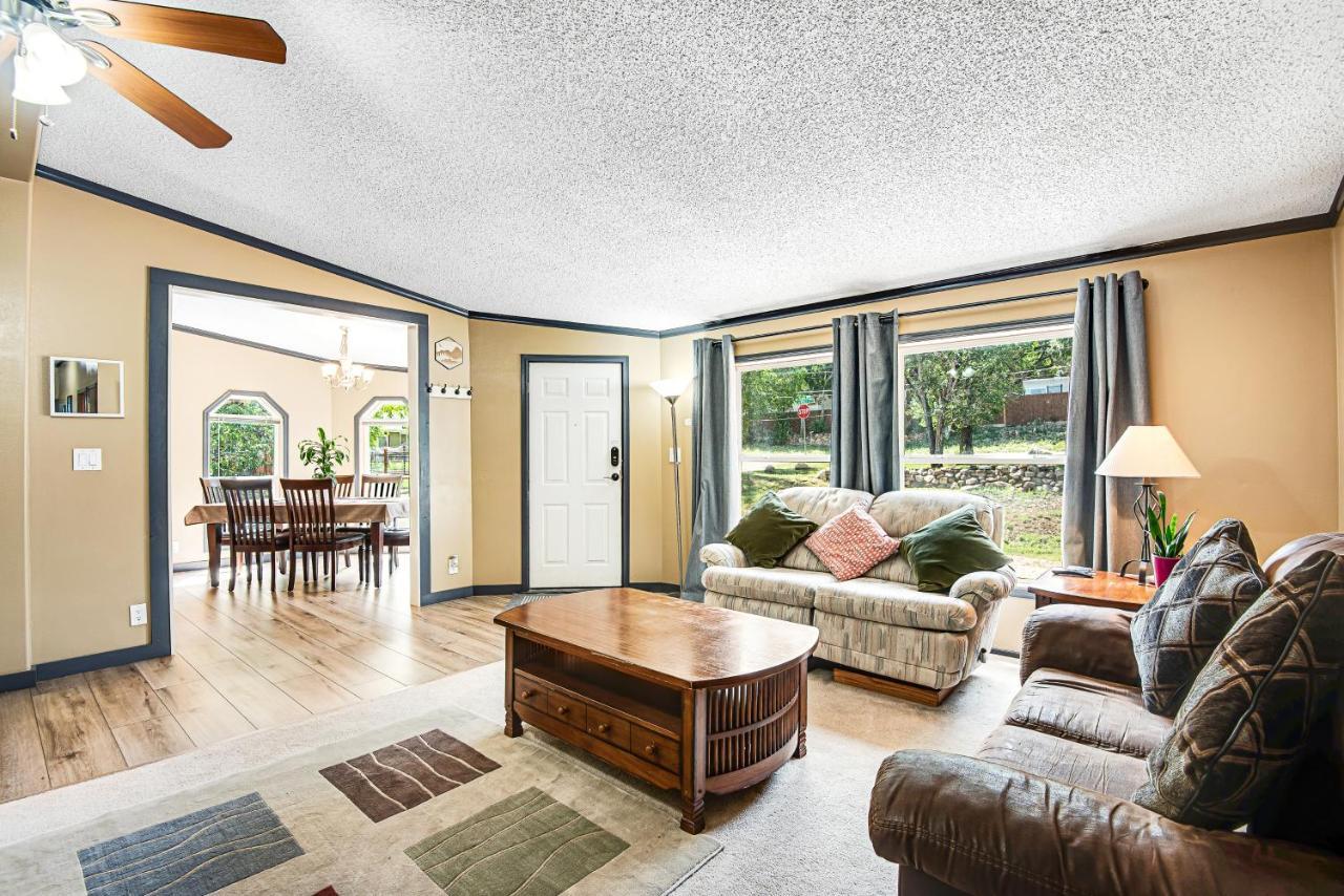 Rocky Mountain Rustic Villa โคโลราโดสปริงส์ ภายนอก รูปภาพ