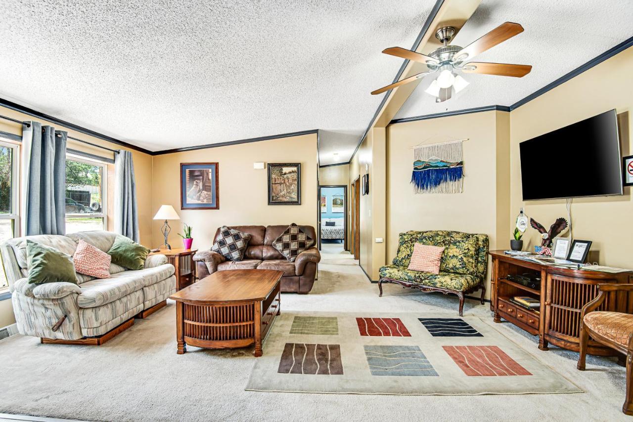Rocky Mountain Rustic Villa โคโลราโดสปริงส์ ภายนอก รูปภาพ