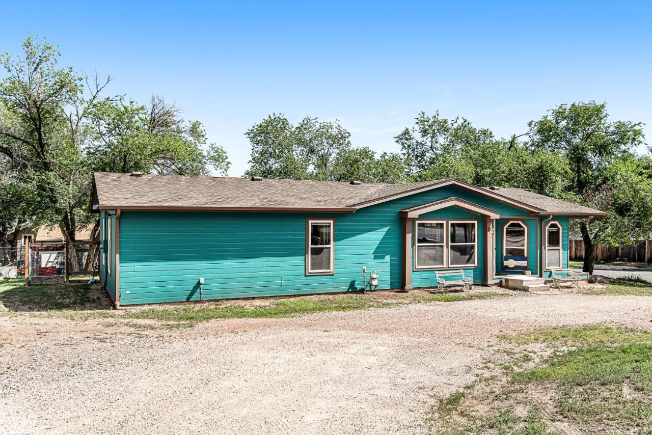 Rocky Mountain Rustic Villa โคโลราโดสปริงส์ ภายนอก รูปภาพ