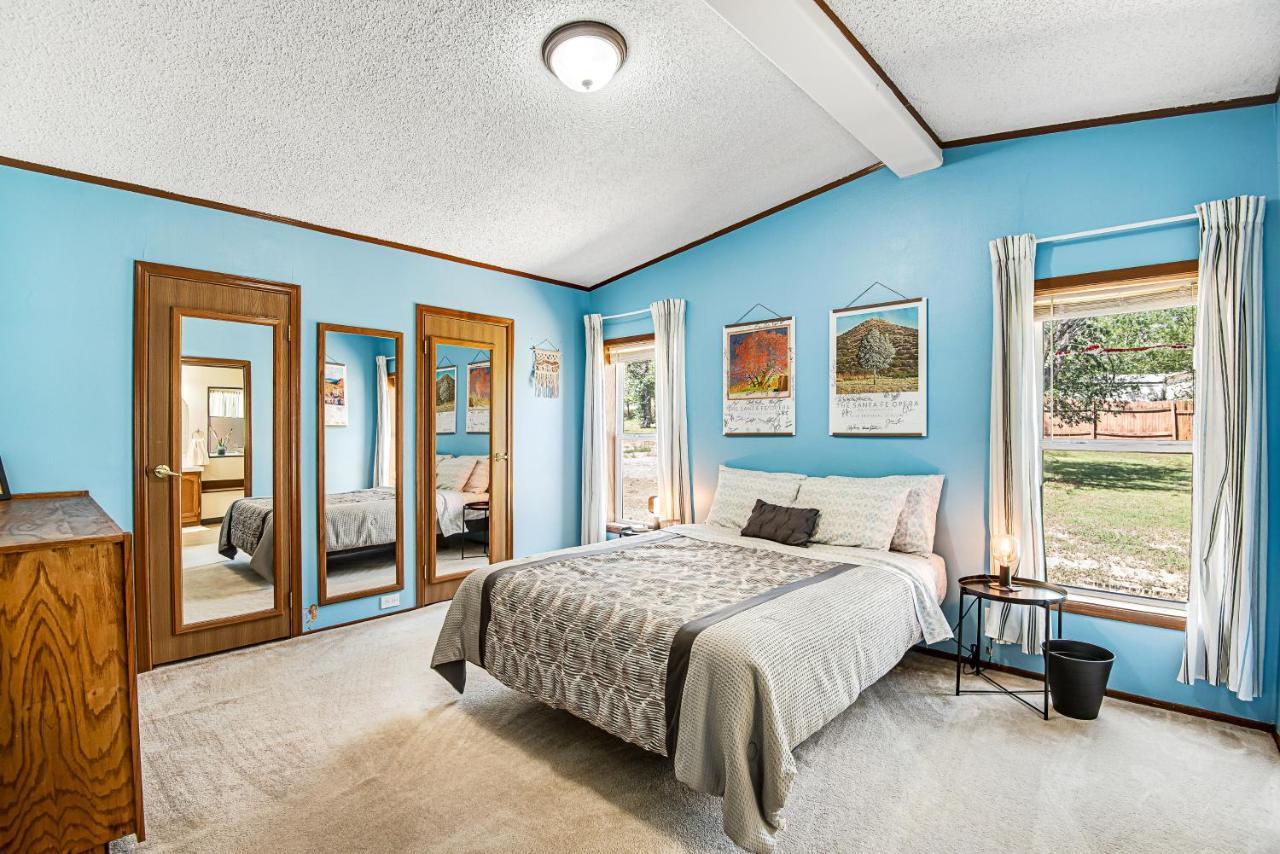 Rocky Mountain Rustic Villa โคโลราโดสปริงส์ ภายนอก รูปภาพ