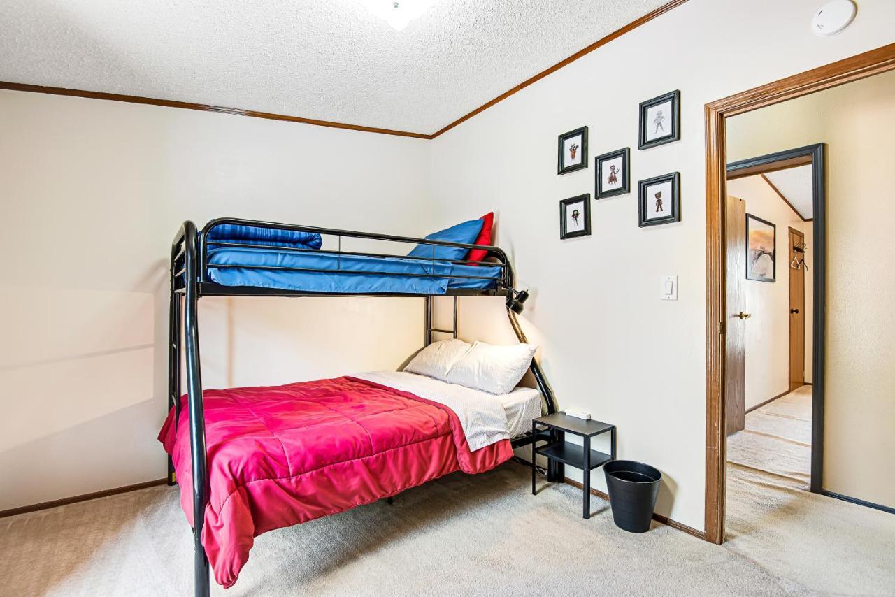Rocky Mountain Rustic Villa โคโลราโดสปริงส์ ภายนอก รูปภาพ